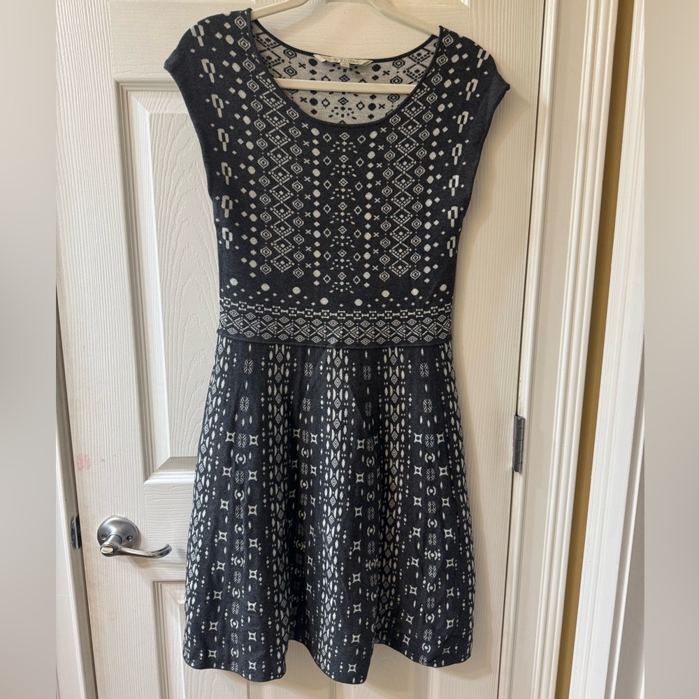 Stylish Grey and White Patterned Sweater Dress